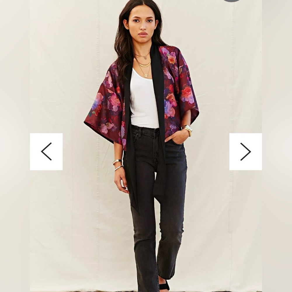 Urban Outfitters Floral Black Women's Kimono - Picture 7 of 8